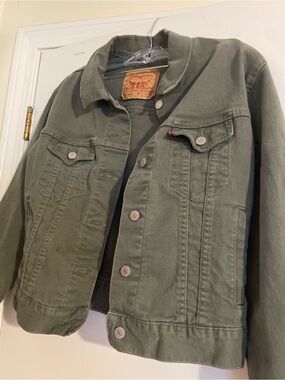 Levi’s jacket size medium excellent condition